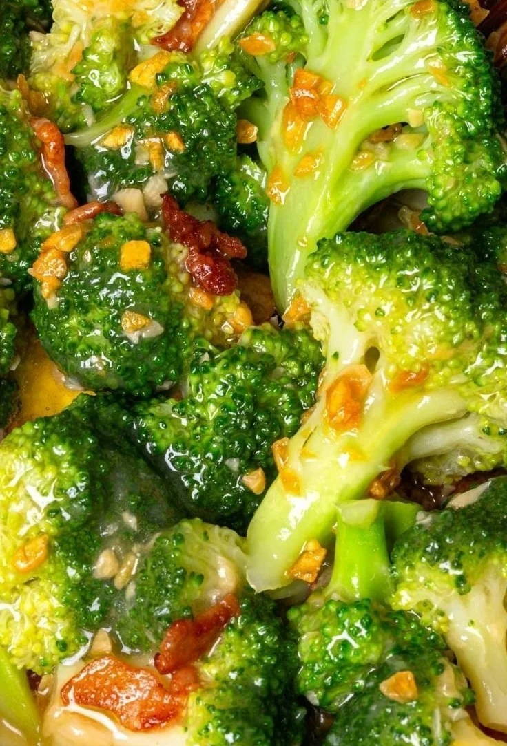 Colorful and healthy veggie stir-fry featuring fresh vegetables in a vibrant dish